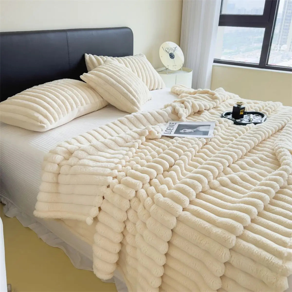 Soft Striped Blanket – Thickened Coral Fleece, Bed Cover, Nap & Pet Blanket, 3 Sizes